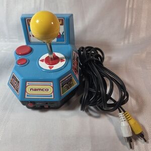 Ms. Pac-Man 5 in 1 Plug and Play 2004 Jakks Pacific TV Namco Game Tested
